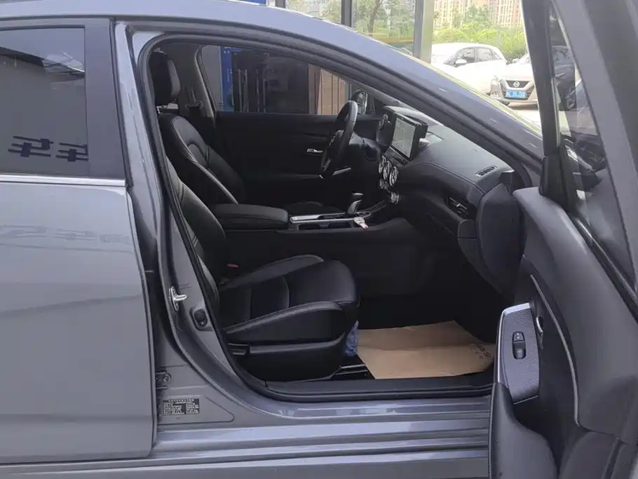 Nissan Sylphy — миниатюра 8