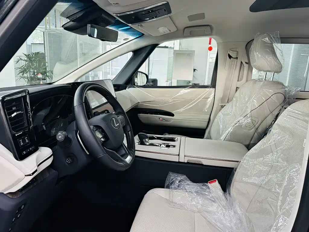 Lexus LM 2025 350h мест