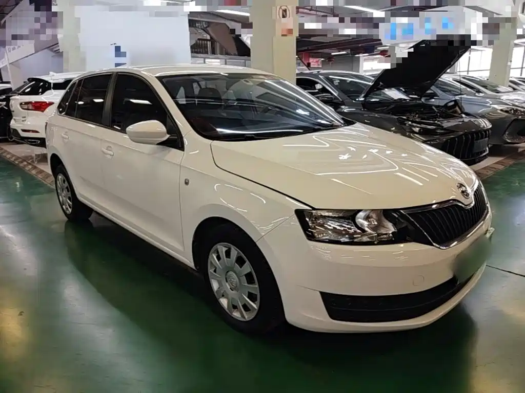 Skoda Rapid Spaceback — миниатюра 4