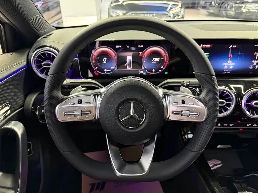 Mercedes-Benz A-Class — миниатюра 11