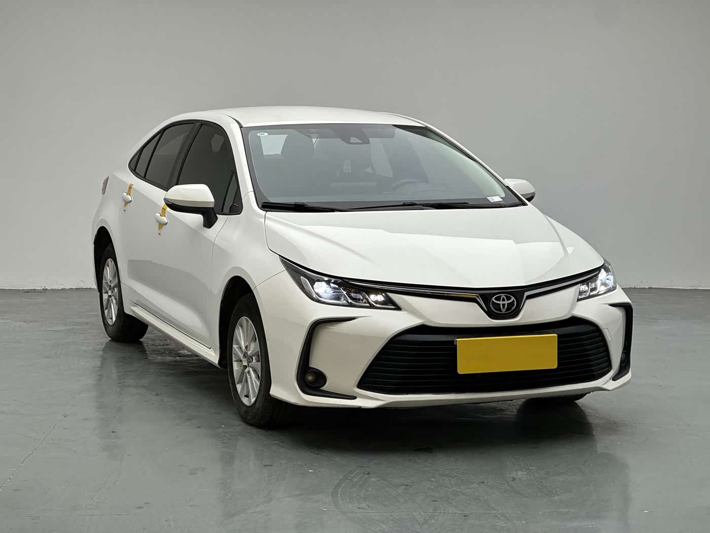 Toyota Corolla 1.2 л 2024 г. Белый, пробег 30000 км