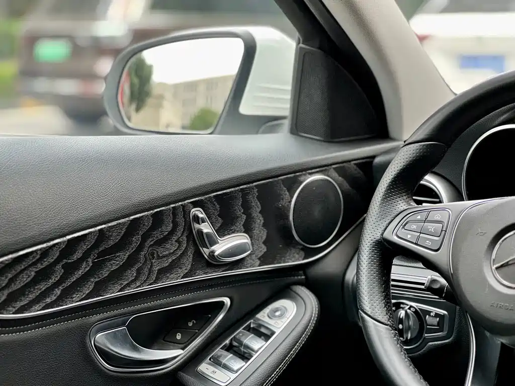 Mercedes-Benz C-Class (Import) — миниатюра 11