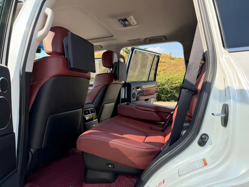 Lexus LX — миниатюра 14