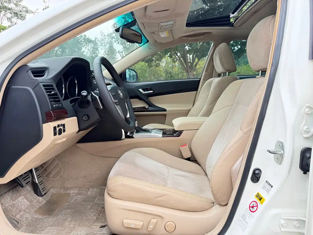 Toyota Reiz 2010 3.0V Flagship