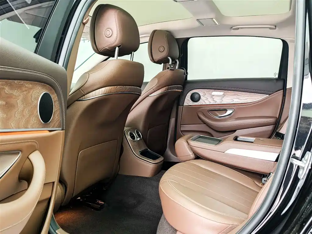 Mercedes-Benz E-Class E 2023 E 300 L Fashion