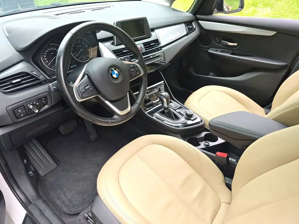 BMW 2 Series Active Tourer — миниатюра 11