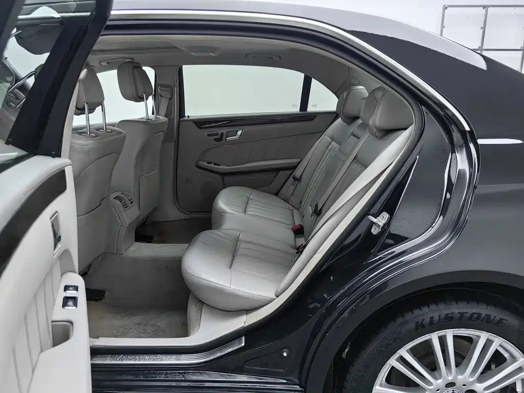 Mercedes-Benz E-Class — миниатюра 15