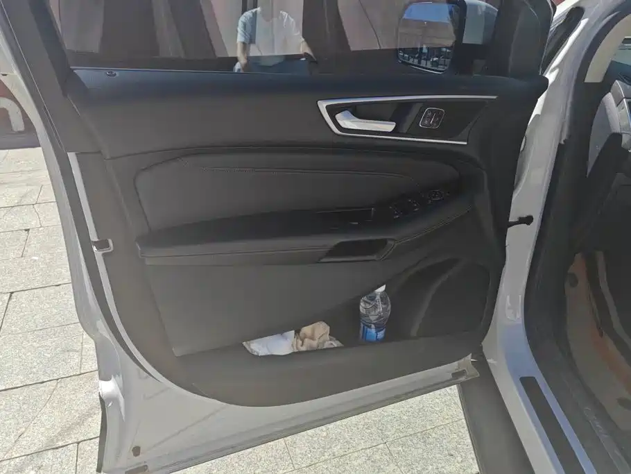 Ford Edge — миниатюра 7