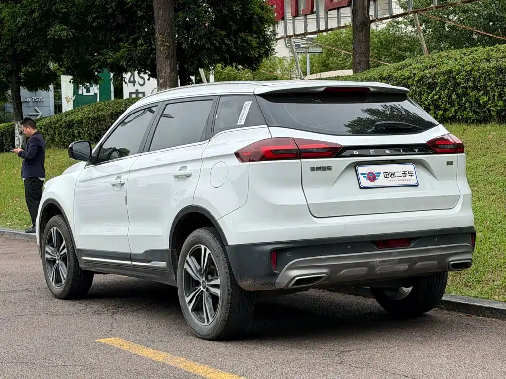 Geely Boyue — миниатюра 4