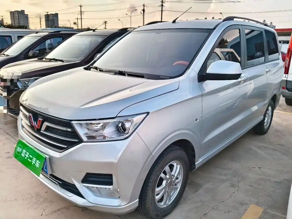 Wuling Hongguang — миниатюра 2