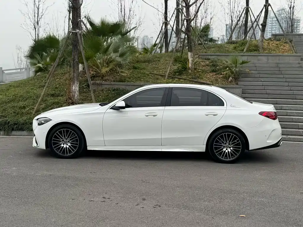 Mercedes-Benz C-Class — миниатюра 3