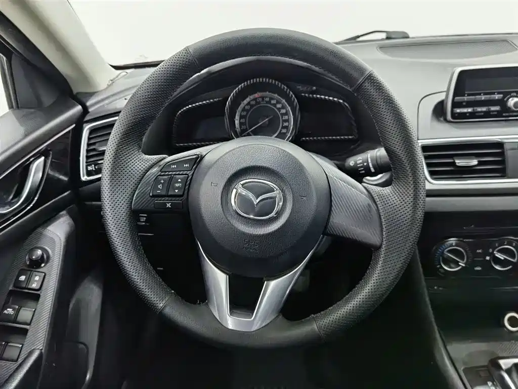 MAZDA 3 ANGKESAILA