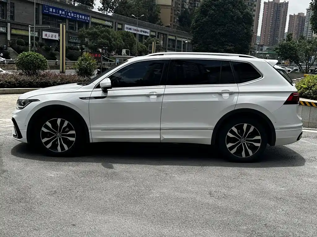 Volkswagen Tiguan L — миниатюра 4