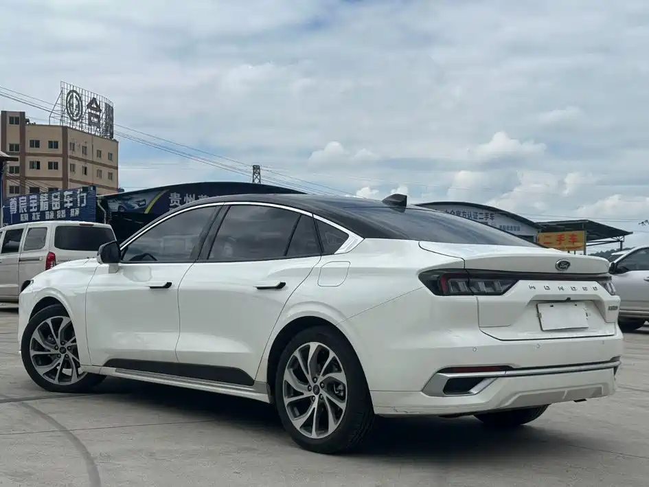 Ford Mondeo — миниатюра 2