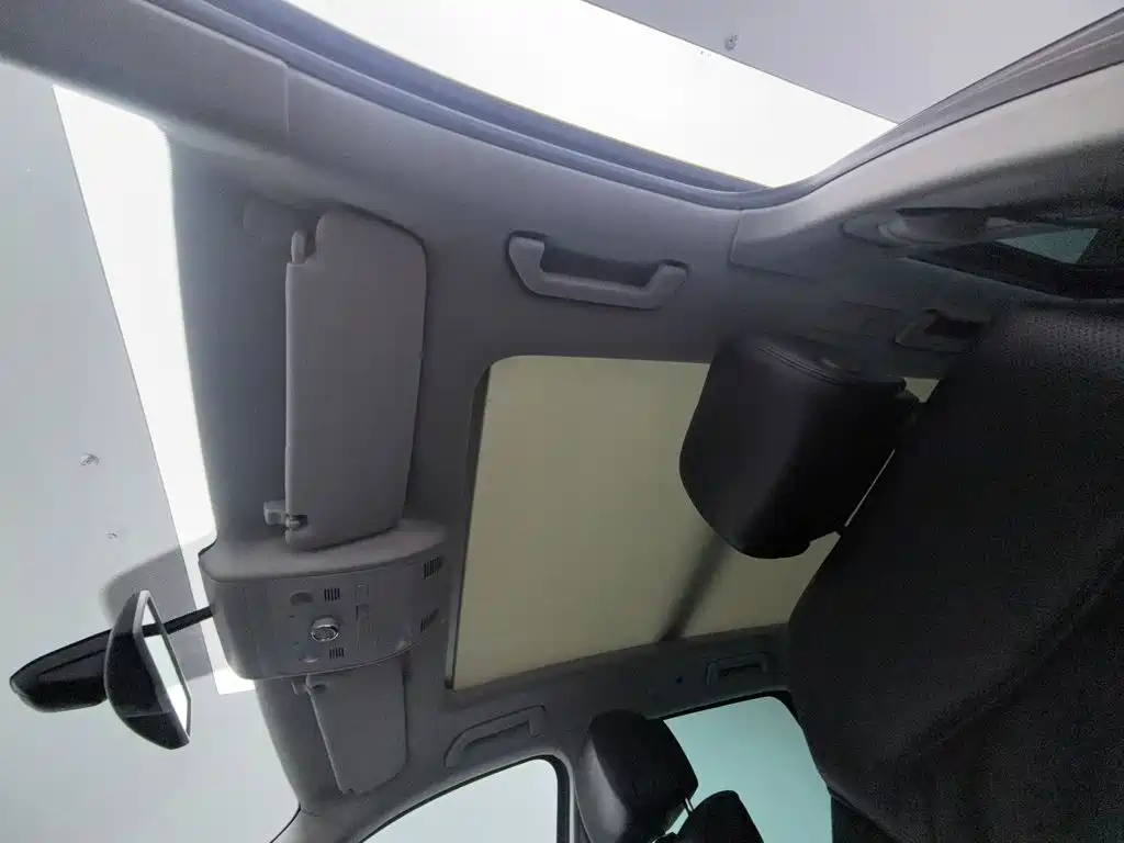 Volkswagen Touareg — миниатюра 14