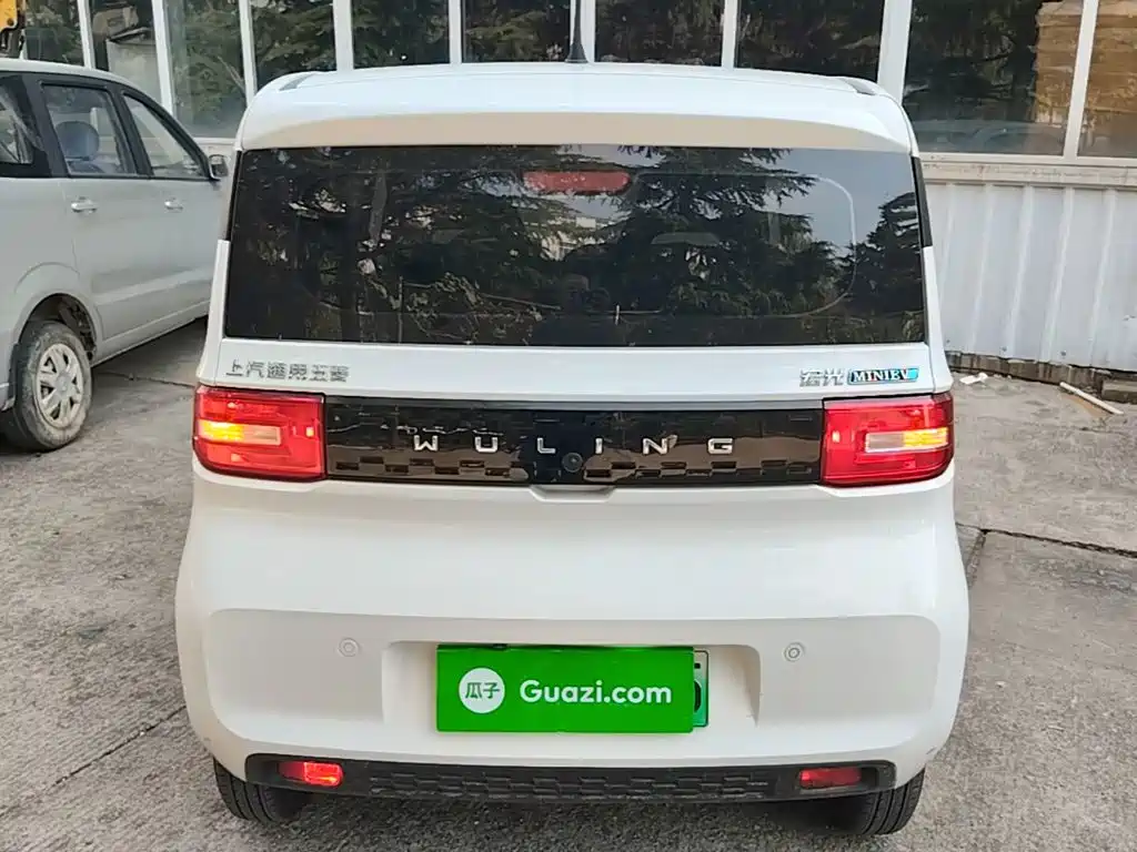 Wuling MINIEV — миниатюра 6