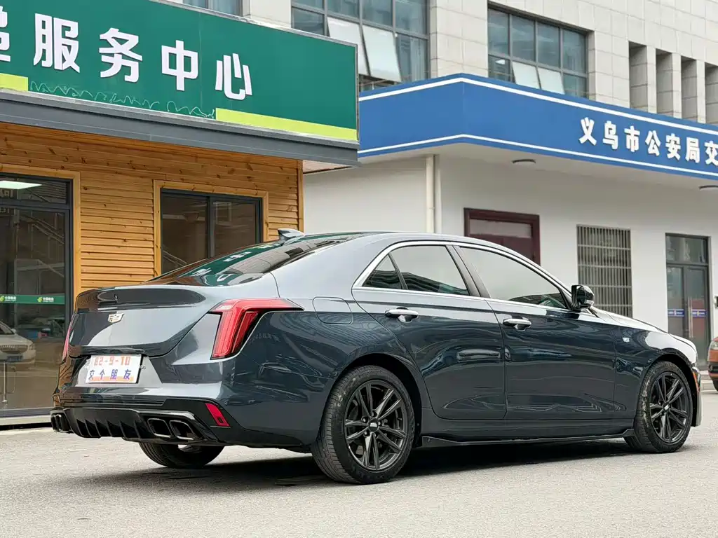 CADILLAC CT4
