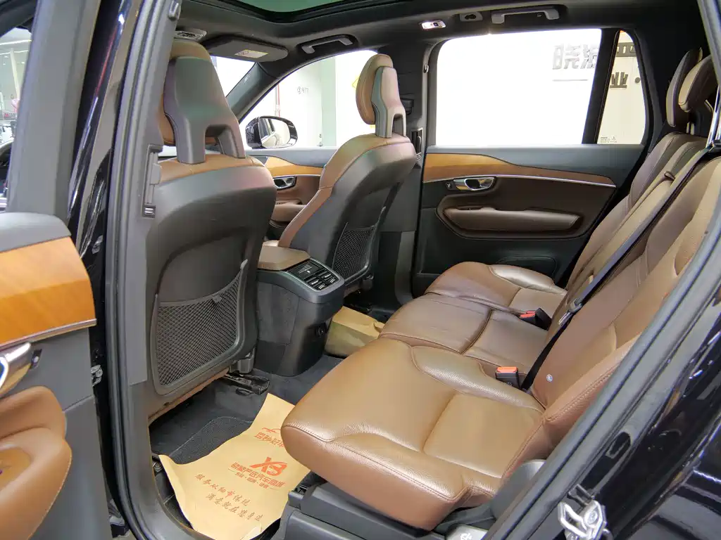 Volvo XC90 — миниатюра 11