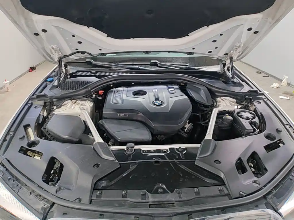 BMW 5 Series — миниатюра 20
