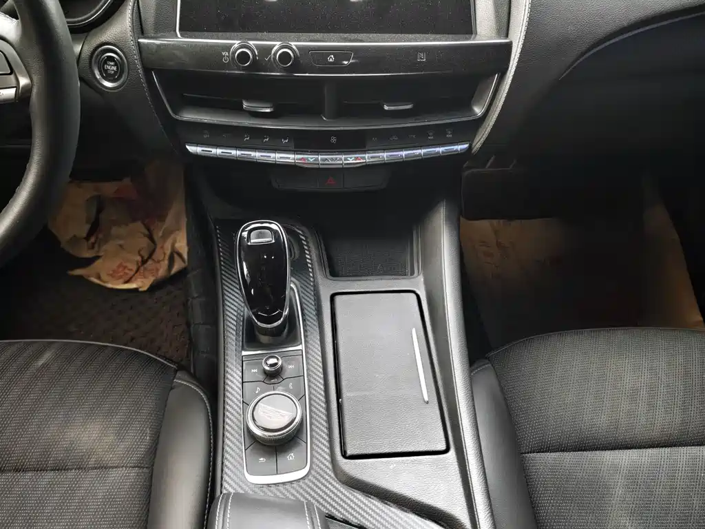 Cadillac CT5 — миниатюра 8