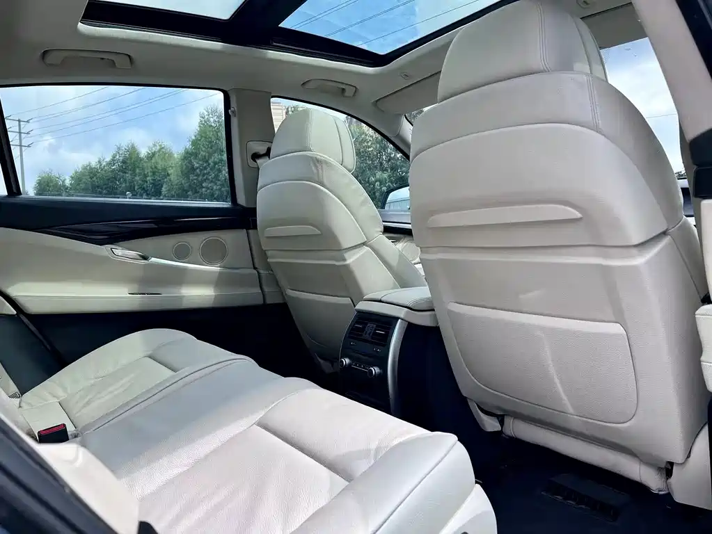 BMW 5 Series GT — миниатюра 15