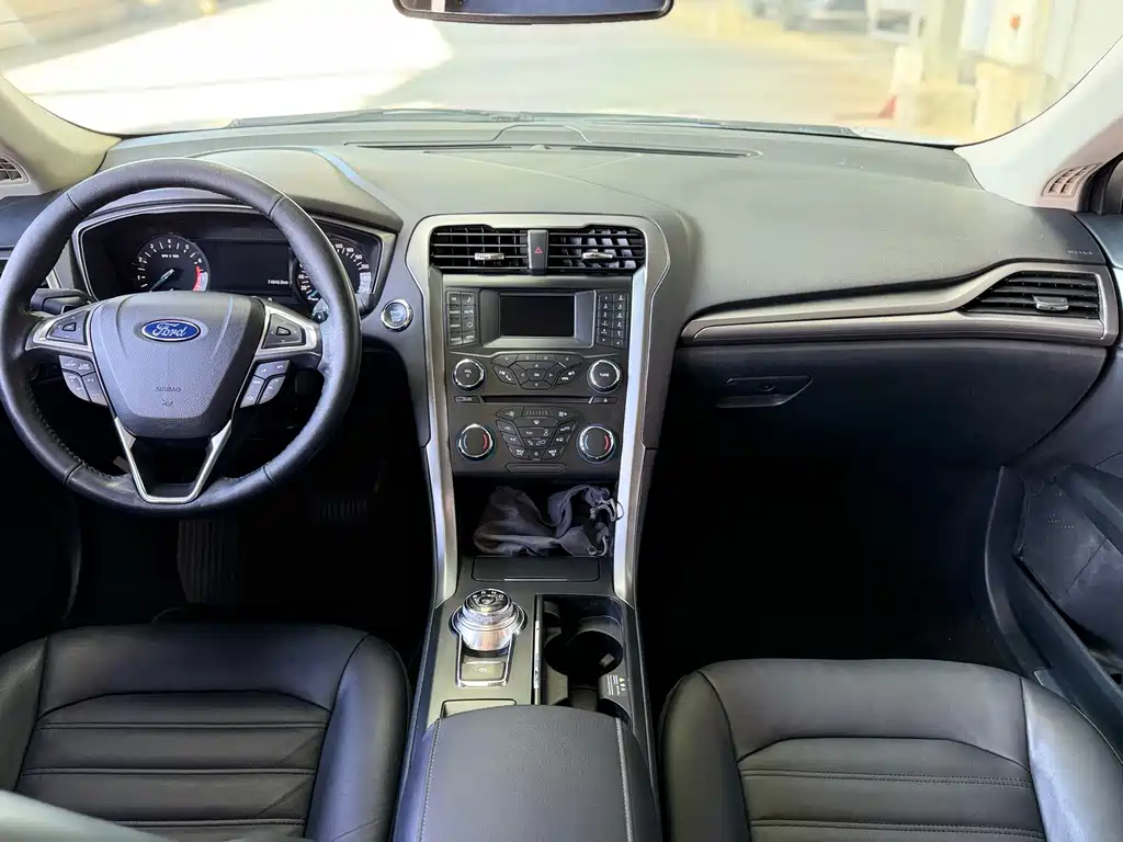 Ford Mondeo — миниатюра 7