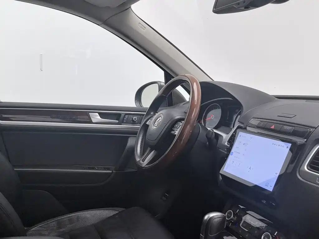Volkswagen Touareg — миниатюра 22