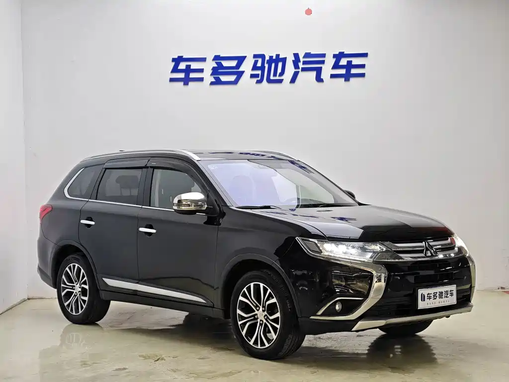Mitsubishi Outlander (Import) — миниатюра 2