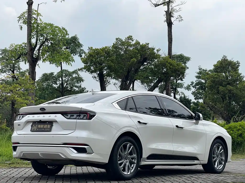 Ford Mondeo — миниатюра 6