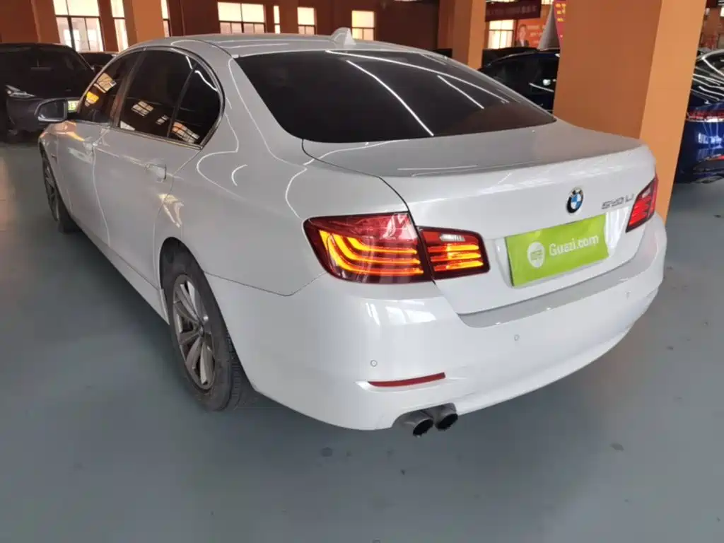 BMW 5 Series — миниатюра 5