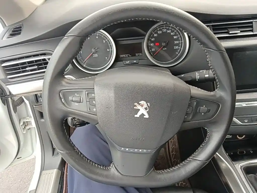 Peugeot 408 — миниатюра 11