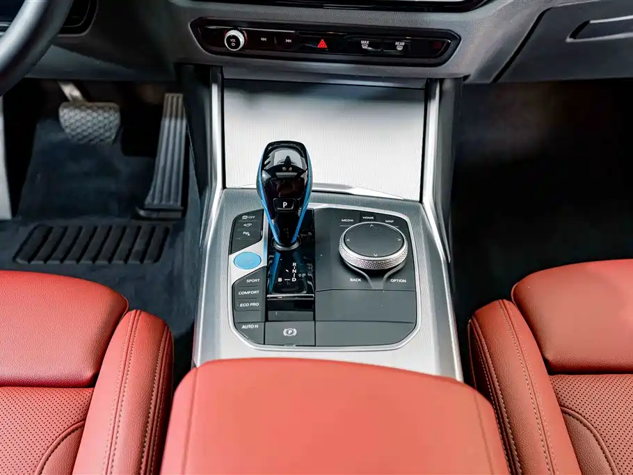 BMW i4 — миниатюра 14