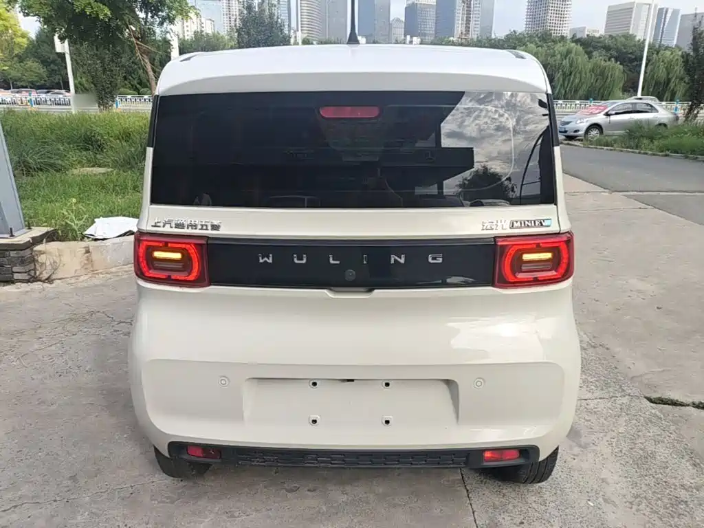 Wuling MINIEV — миниатюра 6