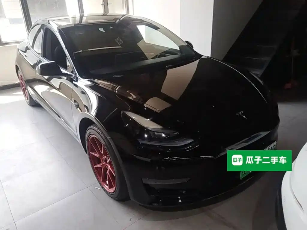 Tesla Model 3 — миниатюра 4