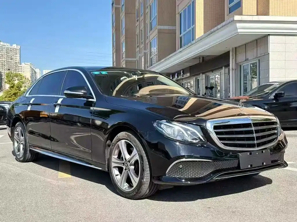 Mercedes-Benz E-Class — миниатюра 3