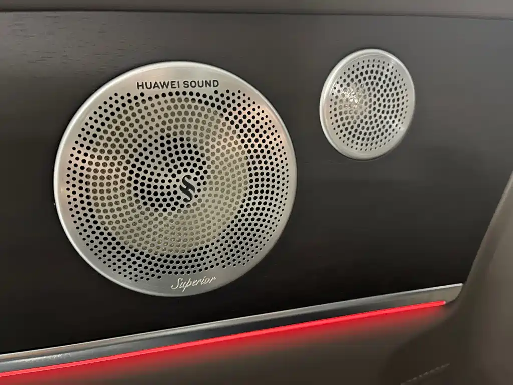 AITO ASK THE WORLD M9