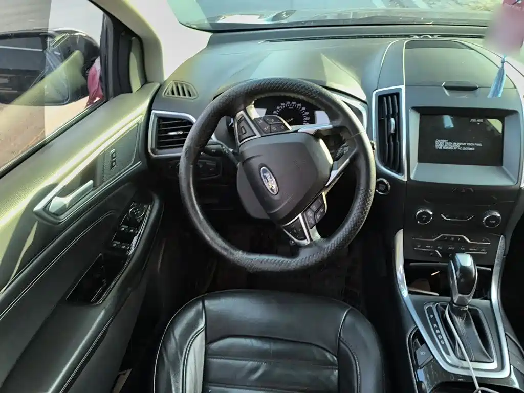 Ford Edge — миниатюра 6