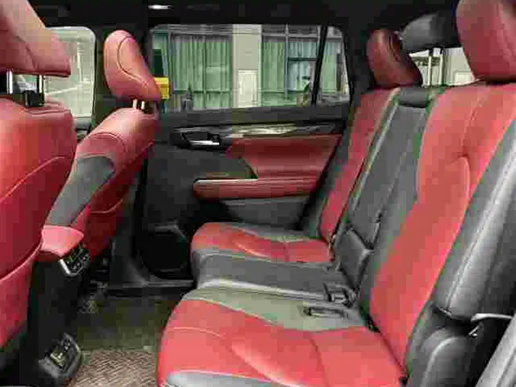 Toyota Crown Kluger — миниатюра 9