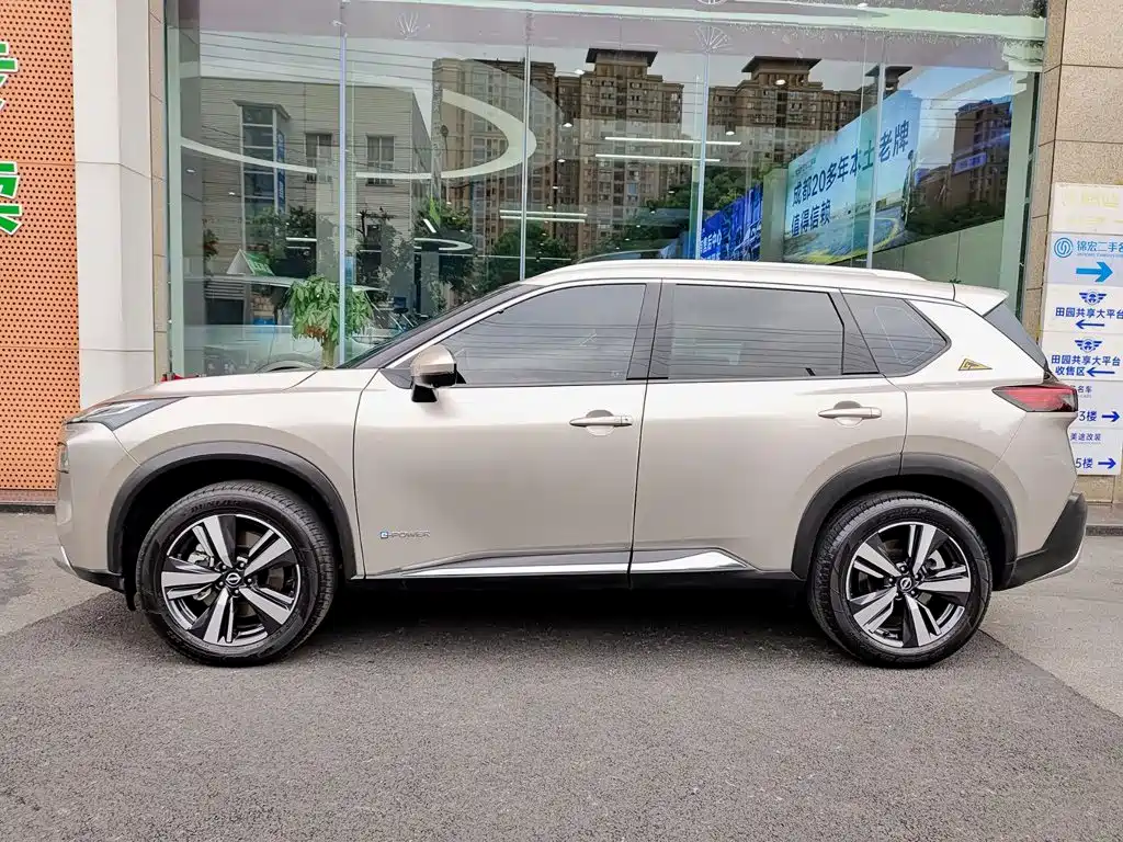 Nissan X-Trail — миниатюра 3