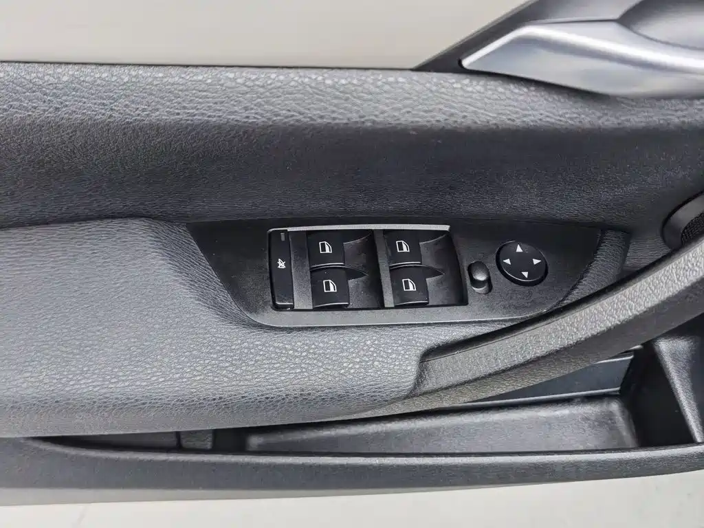 BMW X1 (Import) — миниатюра 9