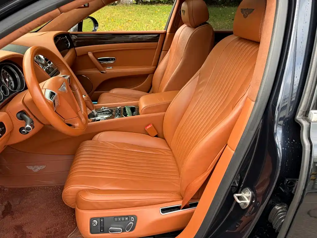 Bentley Flying Spur — миниатюра 8