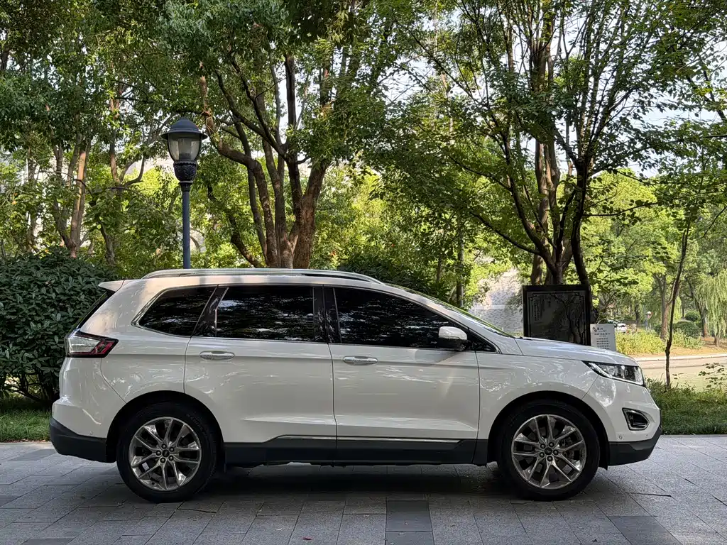 Ford Edge — миниатюра 5