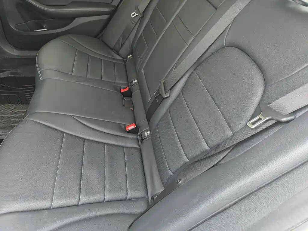 Mercedes-Benz C-Class — миниатюра 13