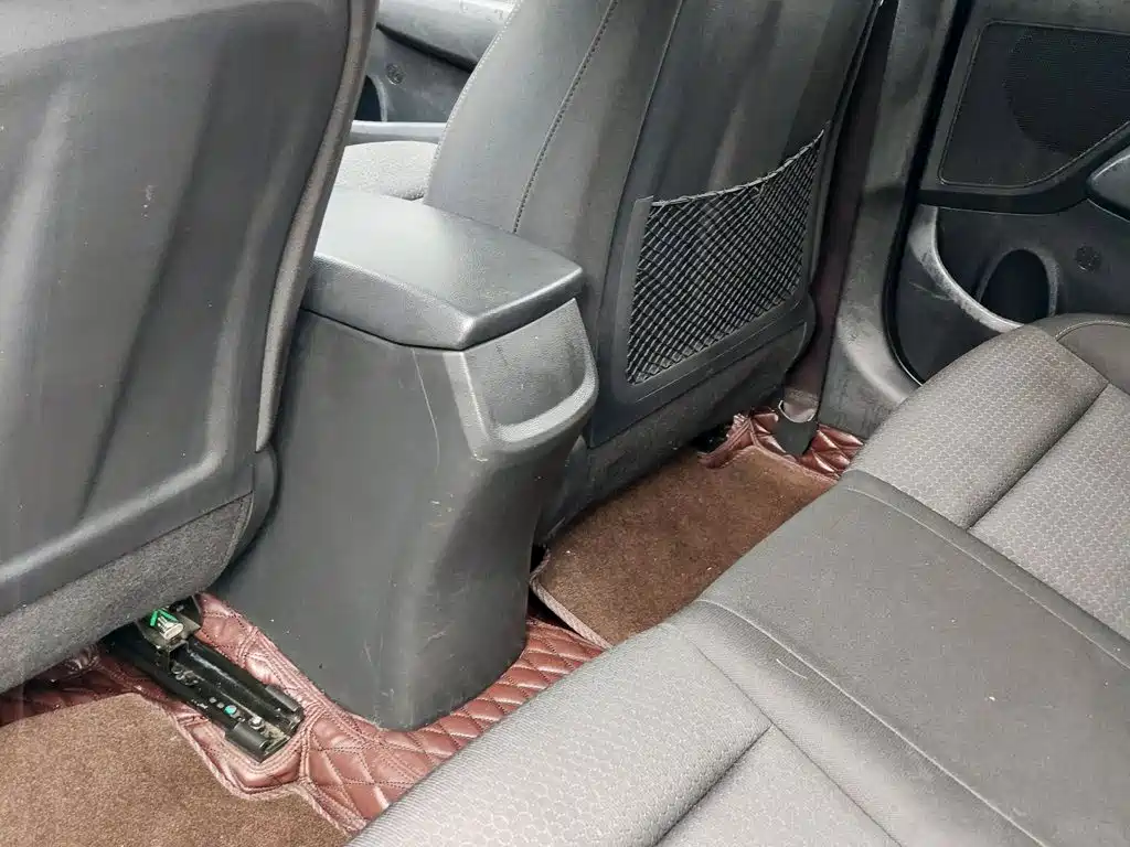 Hyundai Elantra — миниатюра 9
