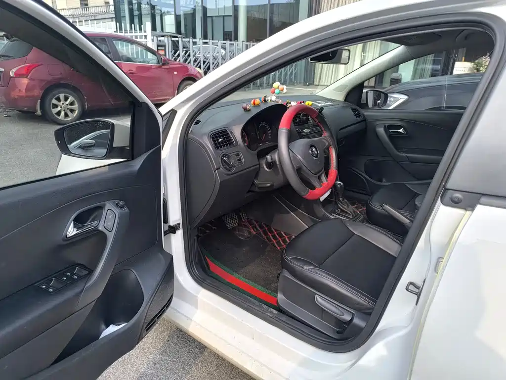 Volkswagen Polo — миниатюра 4