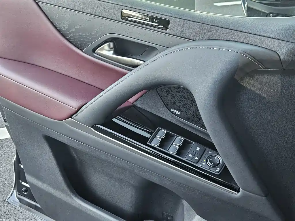 Lexus LX — миниатюра 18