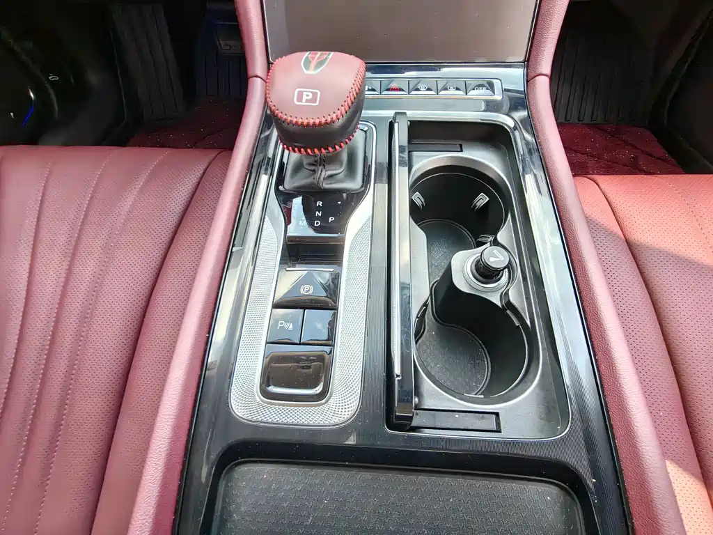 Hongqi Hongqi H5 — миниатюра 13