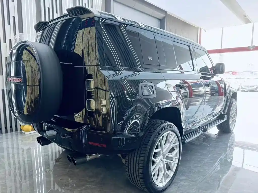 Land Rover Defender — миниатюра 22