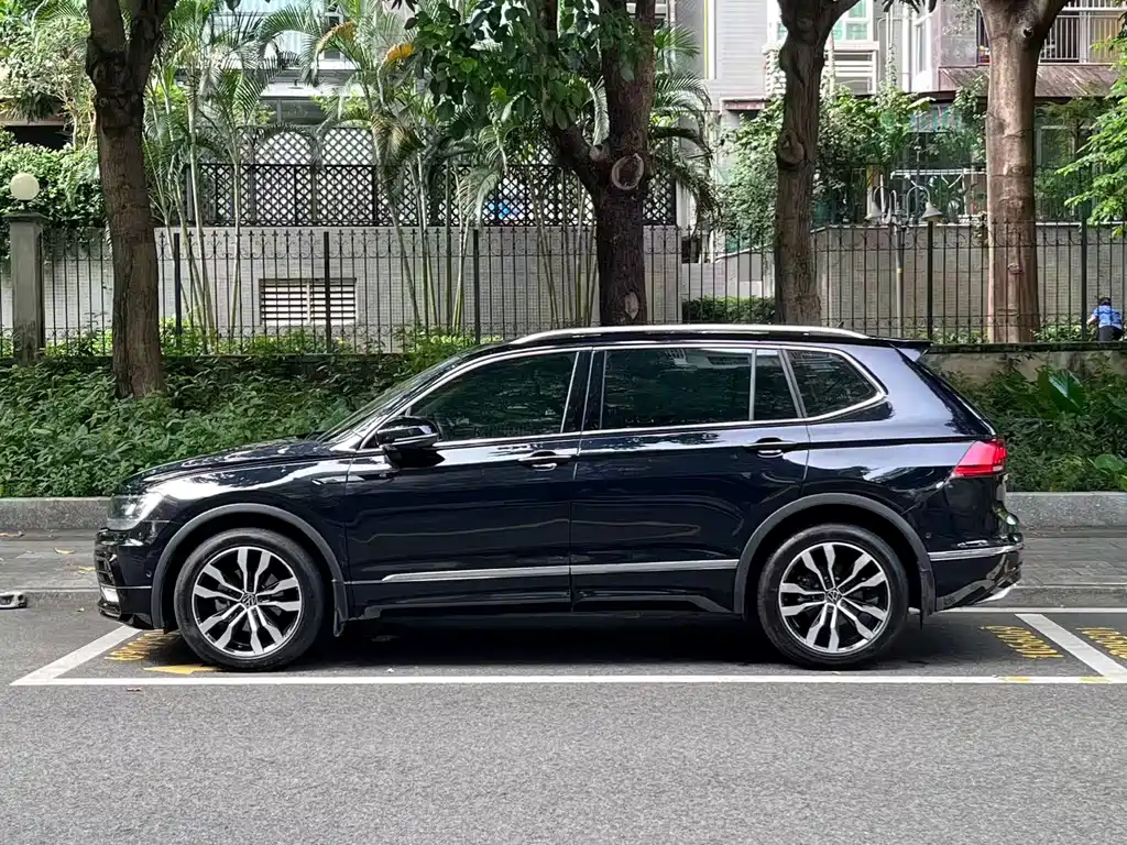 Volkswagen Tiguan L — миниатюра 16