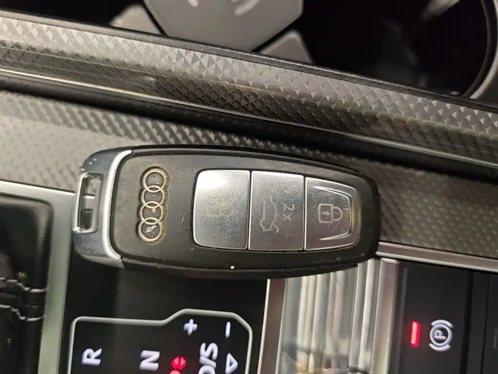 Audi A6L — миниатюра 9